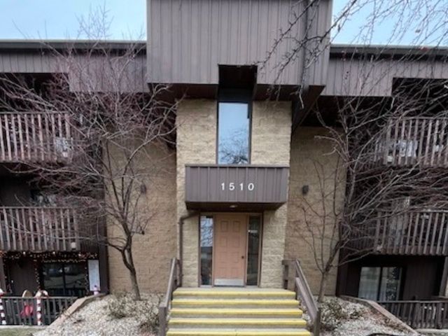 1510 N ROCK RUN Drive 2A, Crest Hill, IL 60435