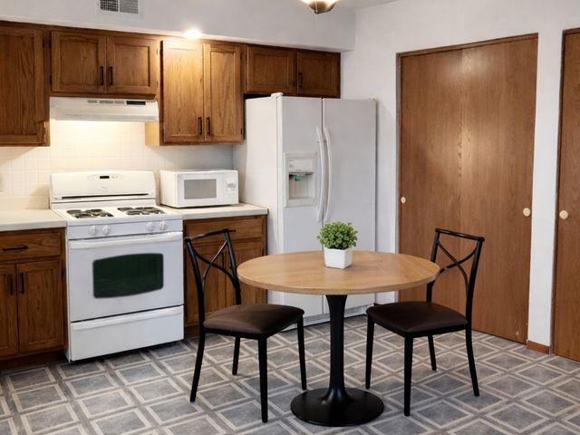 1510 N ROCK RUN Drive 2A, Crest Hill, IL 60435