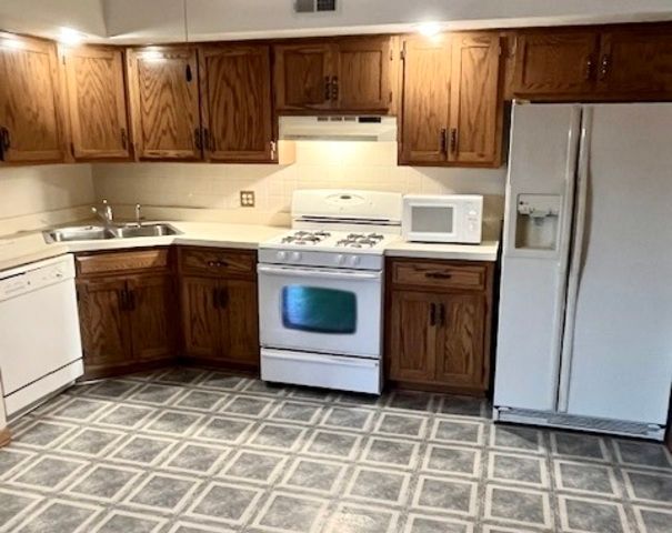 1510 N ROCK RUN Drive 2A, Crest Hill, IL 60435