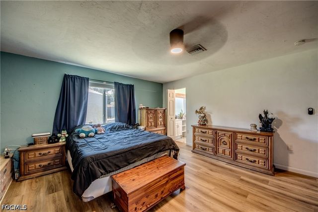 101 Powell Creek CIR, North Fort Myers, FL 33917