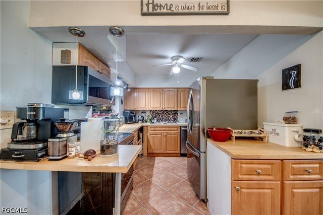 101 Powell Creek CIR, North Fort Myers, FL 33917