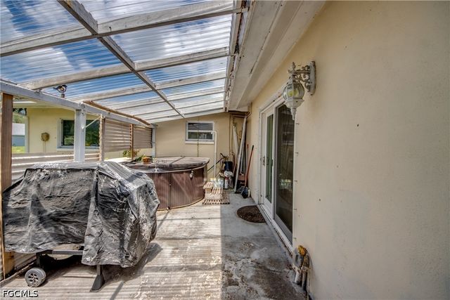 101 Powell Creek CIR, North Fort Myers, FL 33917