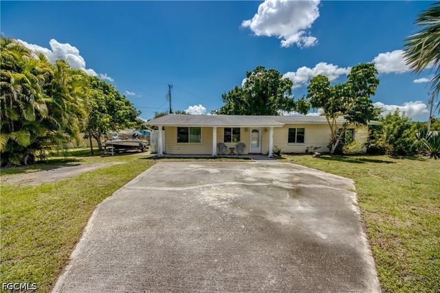 101 Powell Creek CIR, North Fort Myers, FL 33917