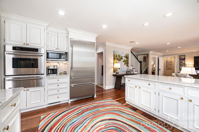 935 18th Avenue Drive NW, Hickory, NC 28601