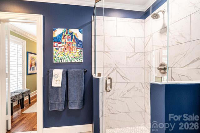 935 18th Avenue Drive NW, Hickory, NC 28601