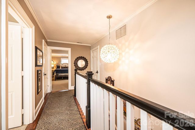 935 18th Avenue Drive NW, Hickory, NC 28601