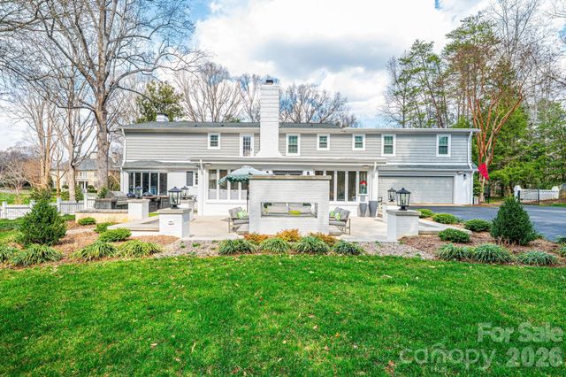 935 18th Avenue Drive NW, Hickory, NC 28601