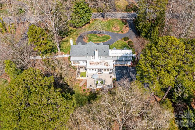 935 18th Avenue Drive NW, Hickory, NC 28601