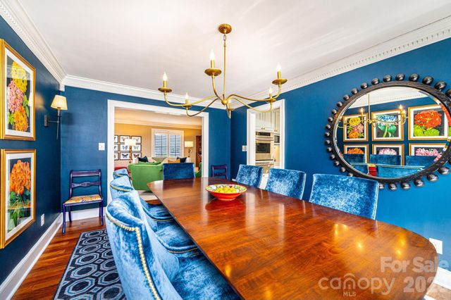 935 18th Avenue Drive NW, Hickory, NC 28601