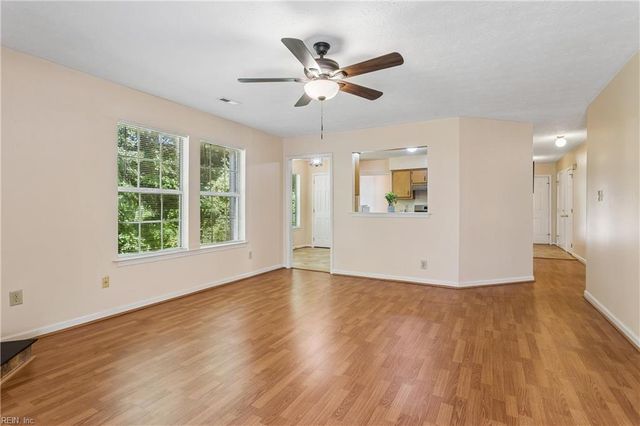 2 Stella June LN, Hampton, VA 23666