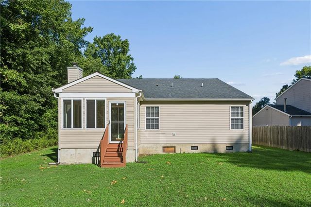 2 Stella June LN, Hampton, VA 23666