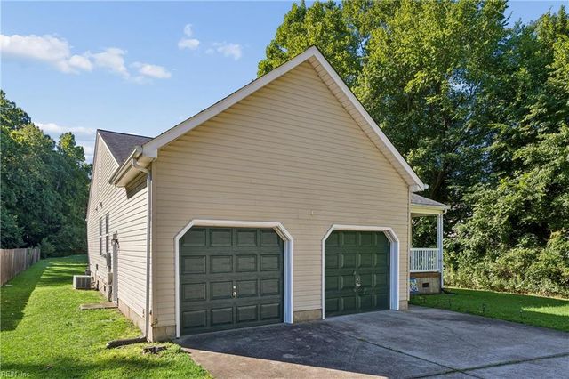 2 Stella June LN, Hampton, VA 23666