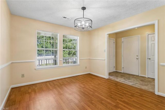 2 Stella June LN, Hampton, VA 23666