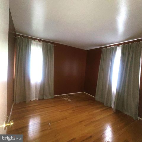8215 CAGLE RD, Fort Washington, MD 20744