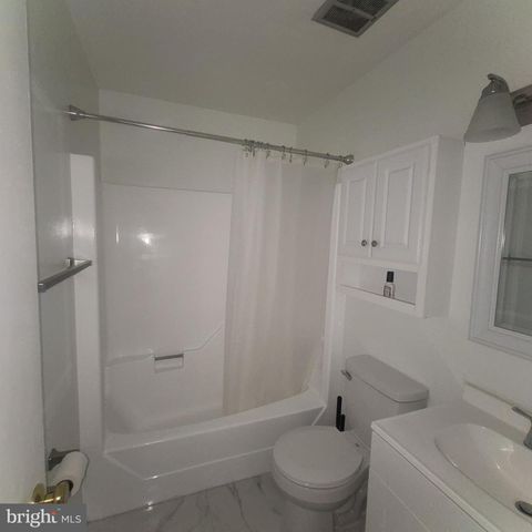 8215 CAGLE RD, Fort Washington, MD 20744