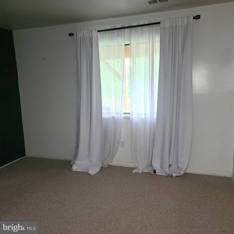 8215 CAGLE RD, Fort Washington, MD 20744