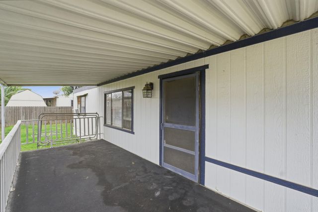 900 E Rankin Road 42, Tulare, CA 93274