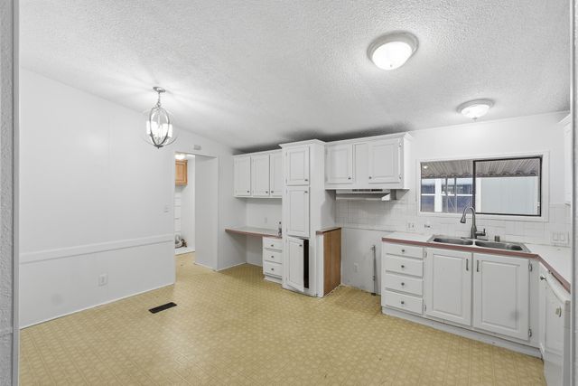 900 E Rankin Road 42, Tulare, CA 93274