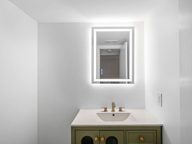 959 SE 2nd Avenue 118, Deerfield Beach, FL 33441