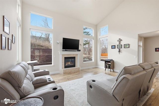 10961 E Equestrian Street, Palmer, AK 99645