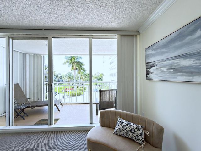 3546 S Ocean Boulevard 315, South Palm Beach, FL 33480