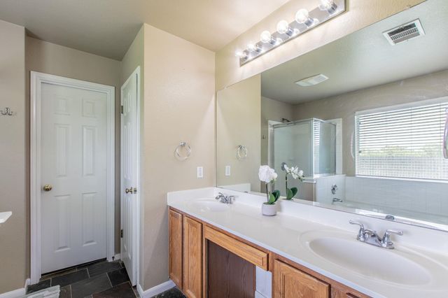 4021 Kerley CT, Hutto, TX 78634
