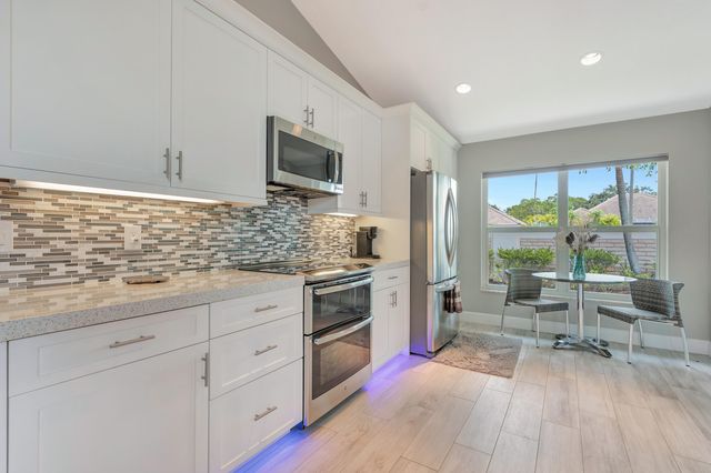 204 Sabal Palm Lane, Palm Beach Gardens, FL 33418