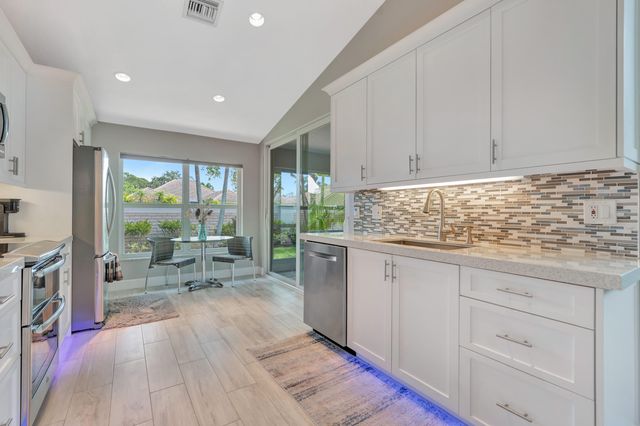 204 Sabal Palm Lane, Palm Beach Gardens, FL 33418