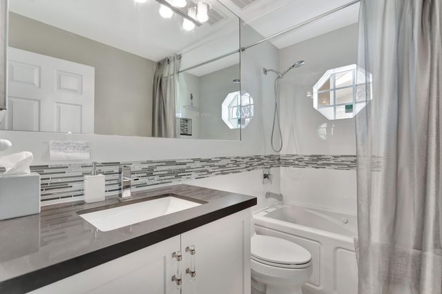 204 Sabal Palm Lane, Palm Beach Gardens, FL 33418