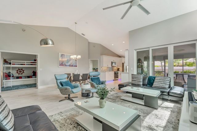204 Sabal Palm Lane, Palm Beach Gardens, FL 33418