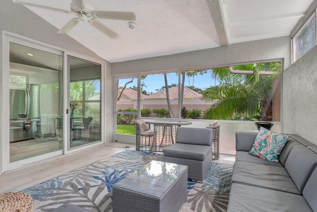 204 Sabal Palm Lane, Palm Beach Gardens, FL 33418