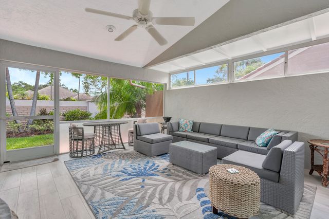 204 Sabal Palm Lane, Palm Beach Gardens, FL 33418