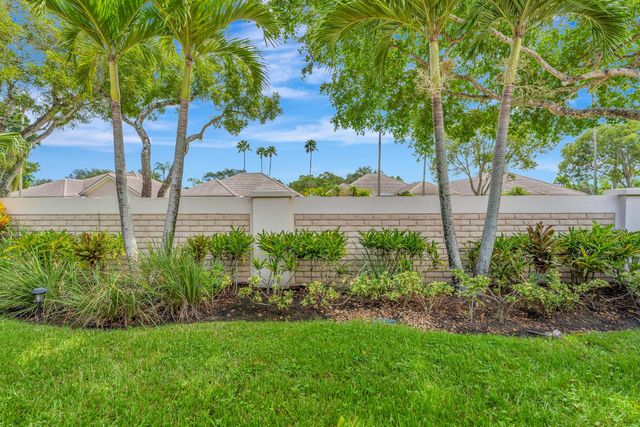 204 Sabal Palm Lane, Palm Beach Gardens, FL 33418