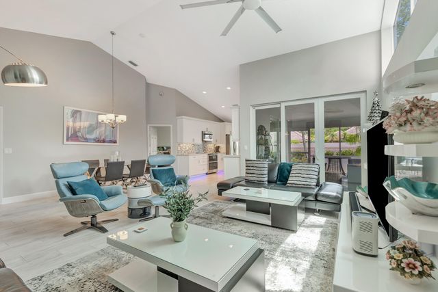 204 Sabal Palm Lane, Palm Beach Gardens, FL 33418