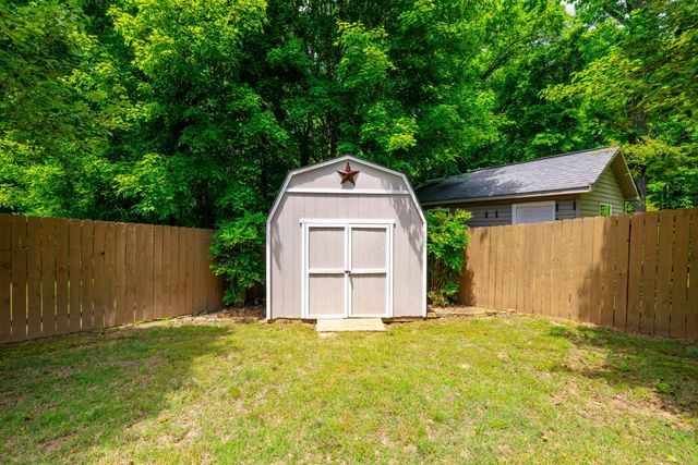 8911 Grey Mountain Drive, Ooltewah, TN 37363
