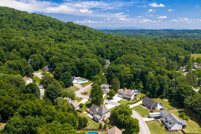 8911 Grey Mountain Drive, Ooltewah, TN 37363