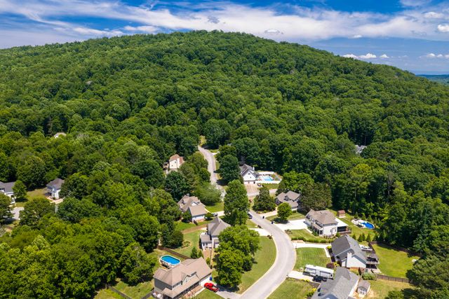 8911 Grey Mountain Drive, Ooltewah, TN 37363