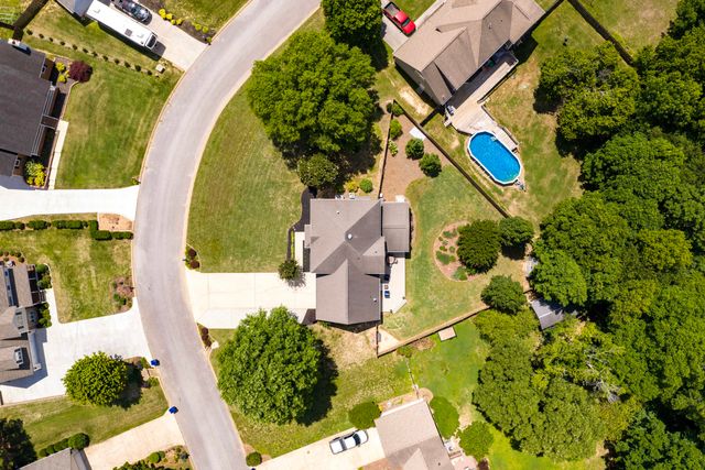 8911 Grey Mountain Drive, Ooltewah, TN 37363