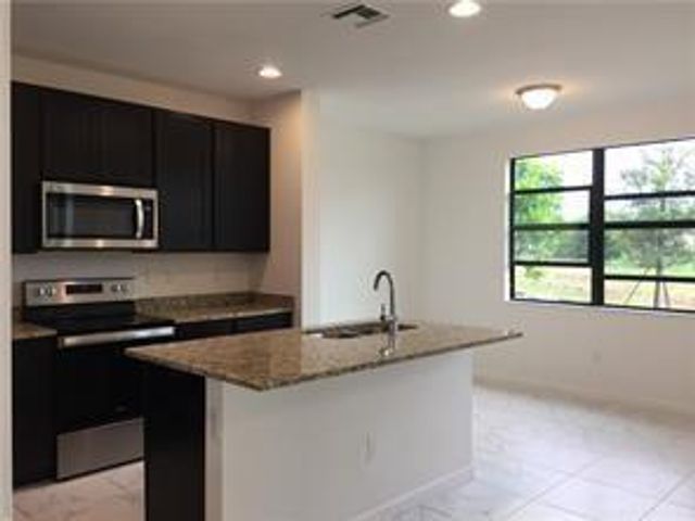 335 NW 33RD Lane, Pompano Beach, FL 33069