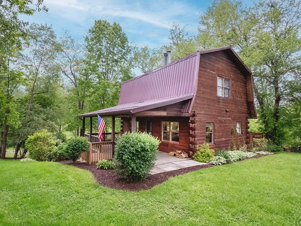 1646 Millers Run Rd, Mt Pleasant Twp, PA 15057