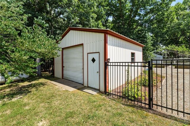 1900 Rocky Ford Rd, Powhatan, VA 23139