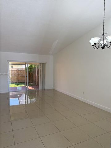 1115 SE 13th Ave, Homestead, FL 33035