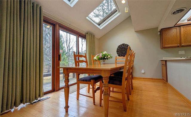 167 Breezewood Cmn, Amherst, NY 14051