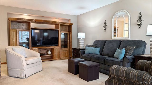 167 Breezewood Cmn, Amherst, NY 14051