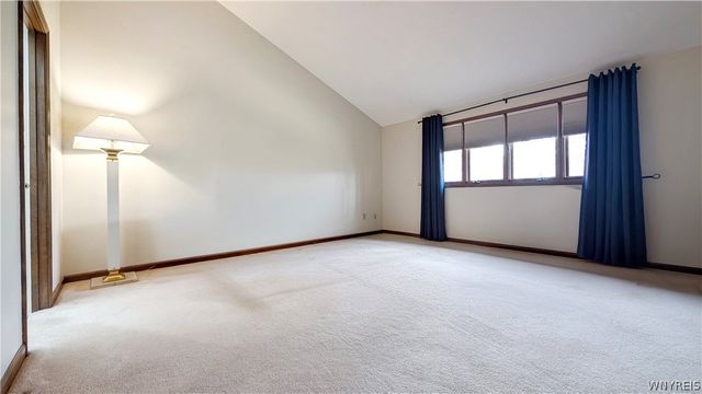 167 Breezewood Cmn, Amherst, NY 14051