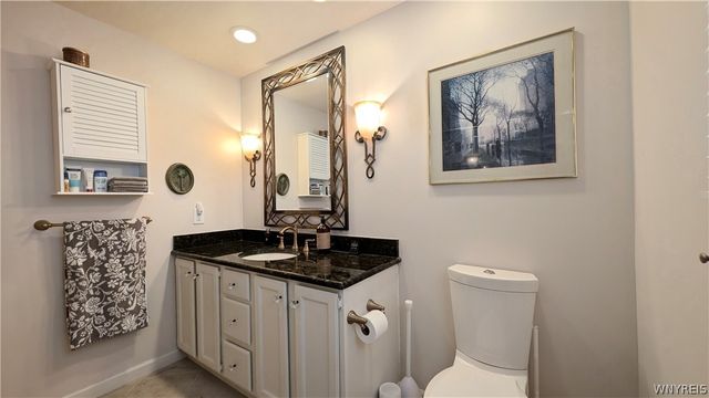 167 Breezewood Cmn, Amherst, NY 14051