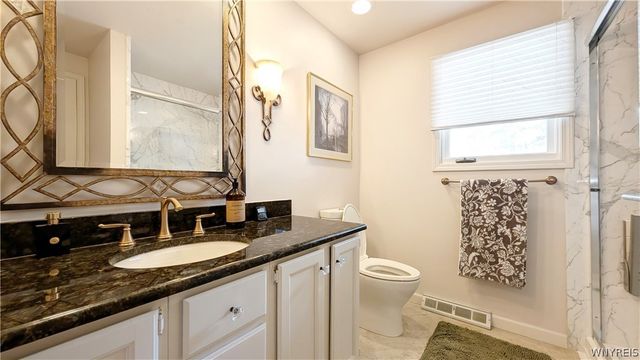 167 Breezewood Cmn, Amherst, NY 14051