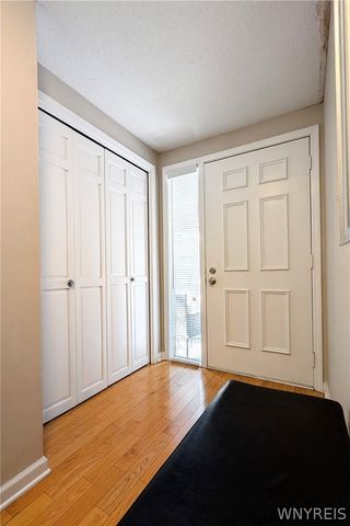 167 Breezewood Cmn, Amherst, NY 14051