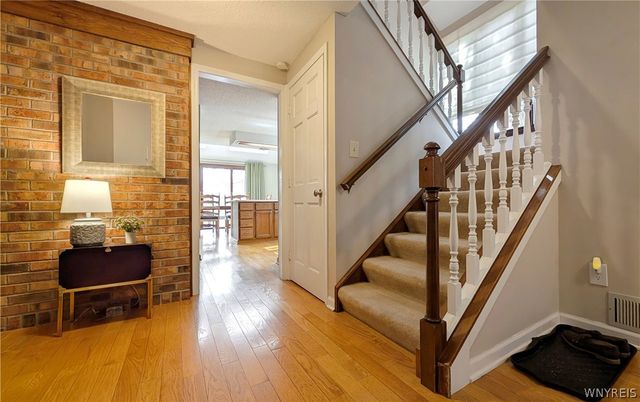 167 Breezewood Cmn, Amherst, NY 14051