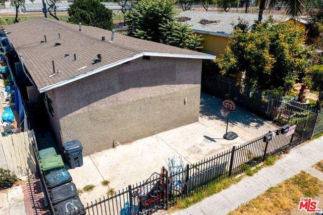 1159 E 64th Street, Los Angeles, CA 90001